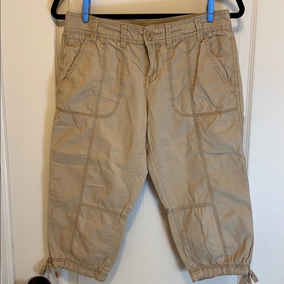 Calvin Klein Jeans Khaki Capris - Sz 6 - Picture 1 of 13